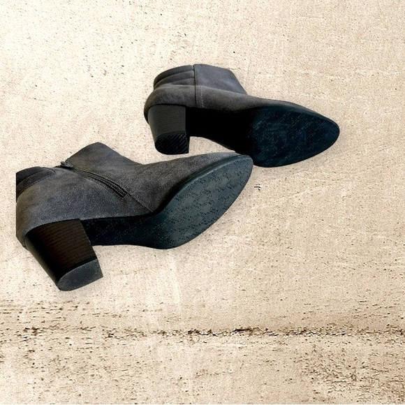 Vionic Jessie Ankle Booties Weather resistant upper gray suede Size 11 W - Picture 3 of 7